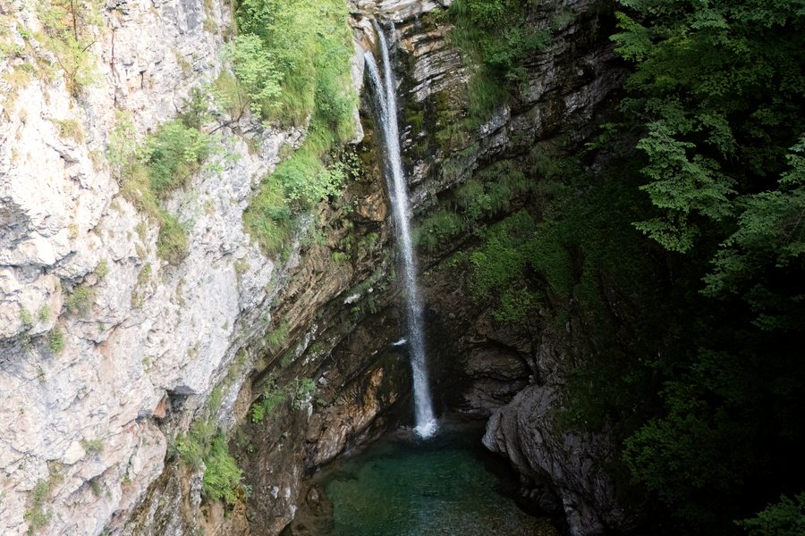 Cascata immersa nella natura della Carnia, foto di Nemas Gortan